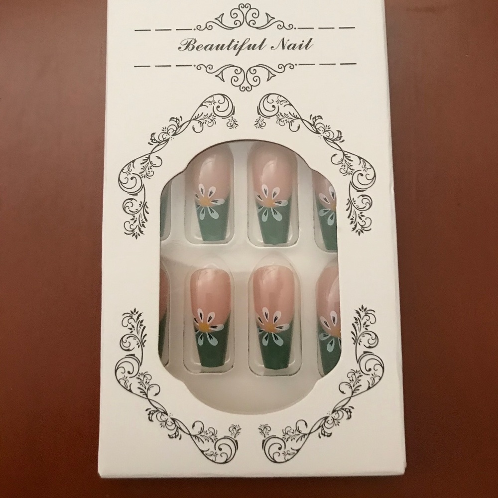 Press on nails